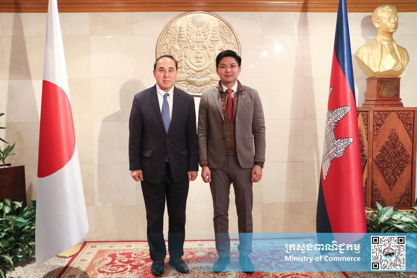 His Excellency SAMHENG Bora, Secretary of State of the Ministry of Commerce and Chairman of the Export Promotion Task Force, met with His Excellency Tuy Ry, Ambassador of Cambodia to Japan, and Sin Saray, Commercial Attaché to the Royal Embassy of Cambodia in Japan.